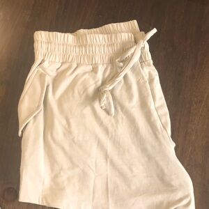 “ANYBODY FASHION” SHORTS XL CREAM QVC NWOT. 57% cotton 38% MODAL 5%